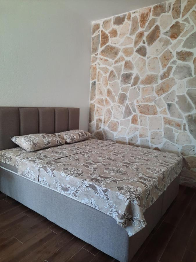 Apartments Kingfisher Virpazar Bagian luar foto