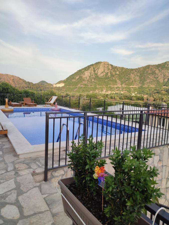 Apartments Kingfisher Virpazar Bagian luar foto