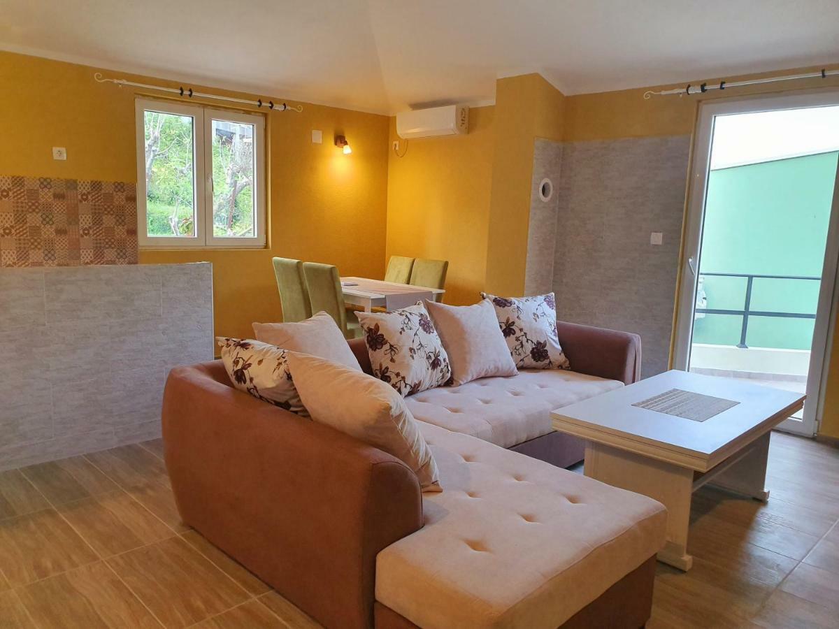 Apartments Kingfisher Virpazar Bagian luar foto