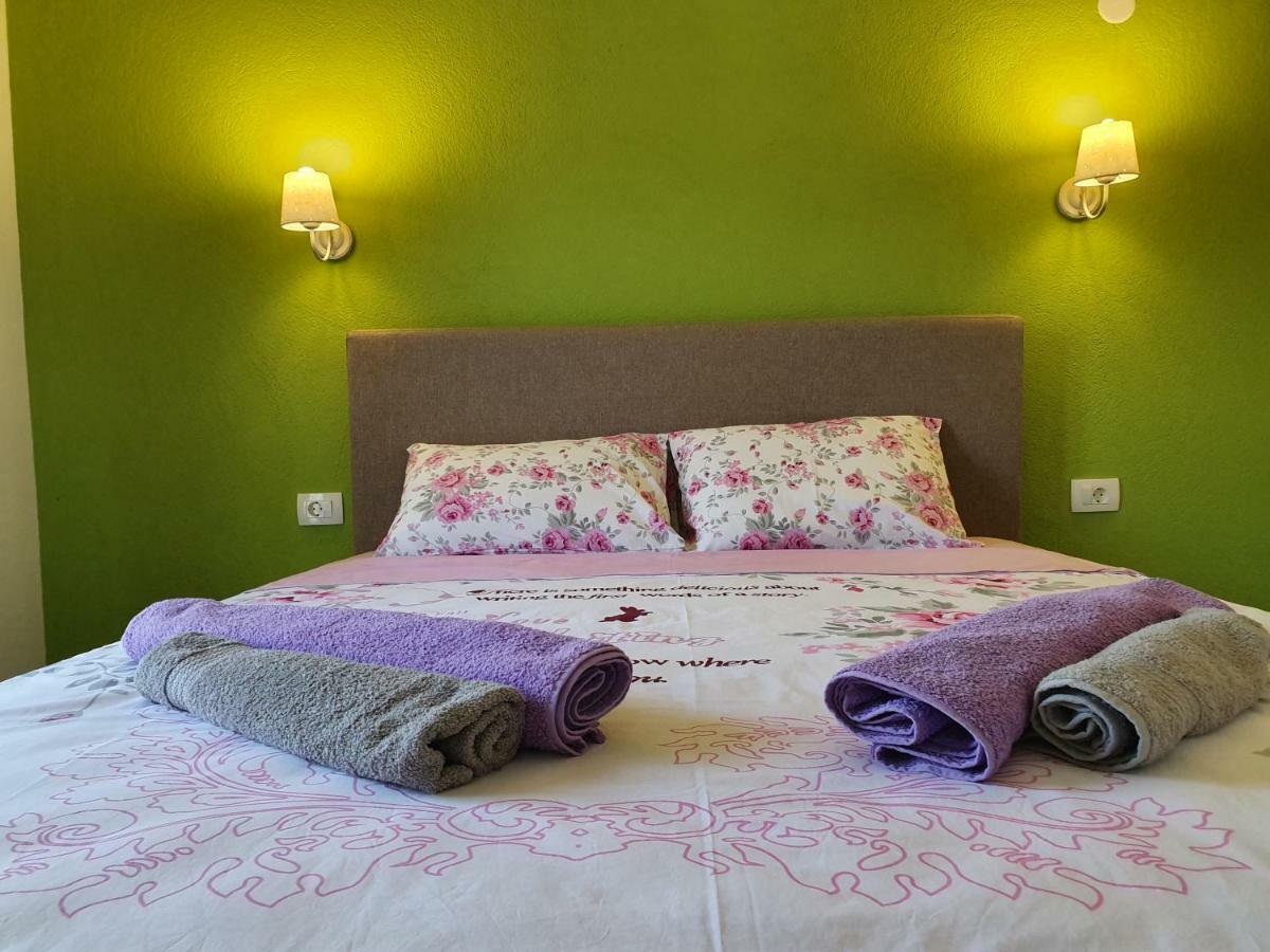 Apartments Kingfisher Virpazar Bagian luar foto