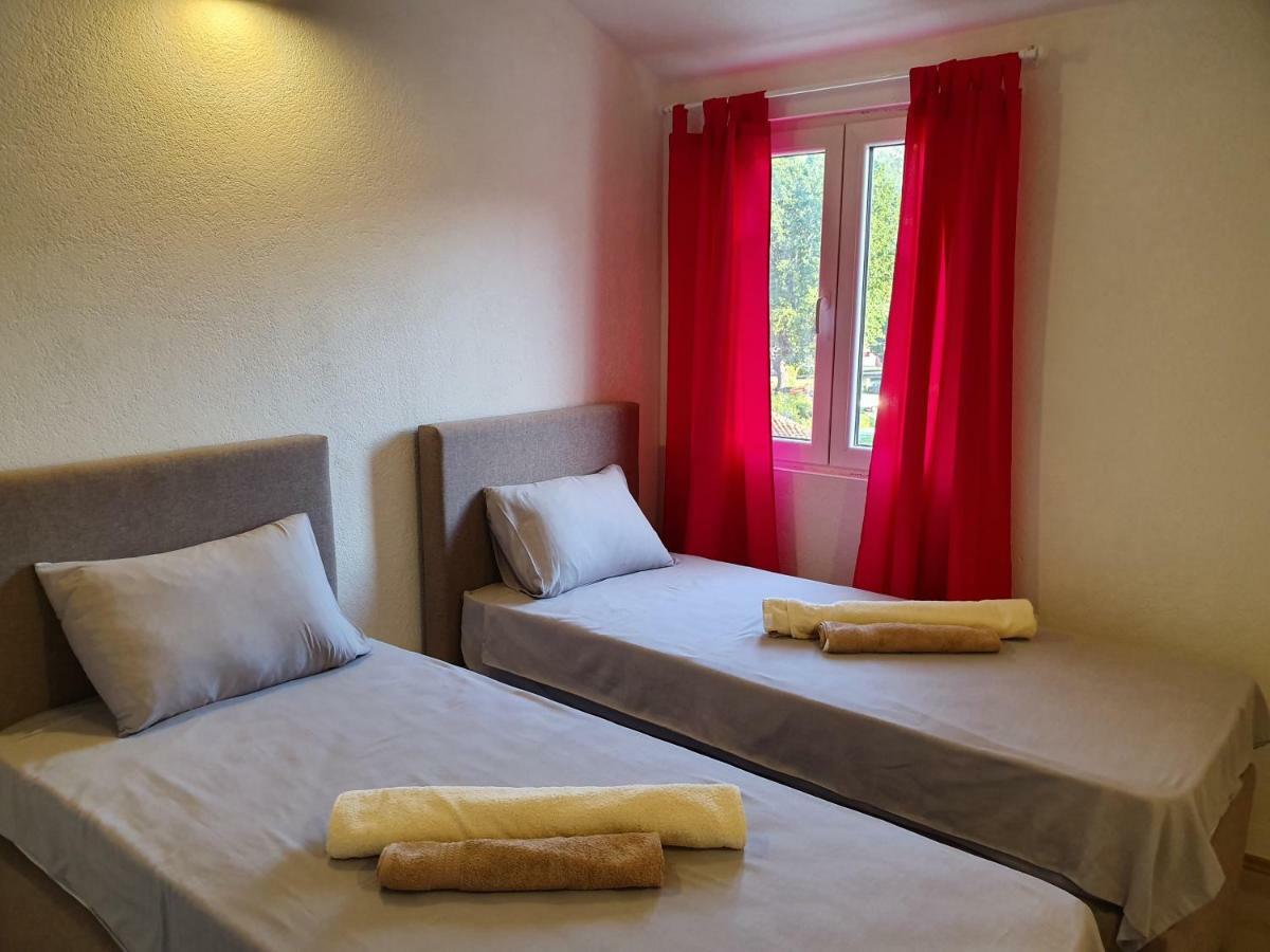Apartments Kingfisher Virpazar Bagian luar foto