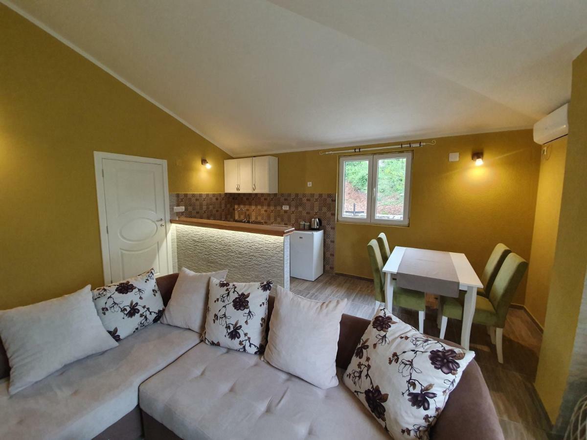 Apartments Kingfisher Virpazar Bagian luar foto