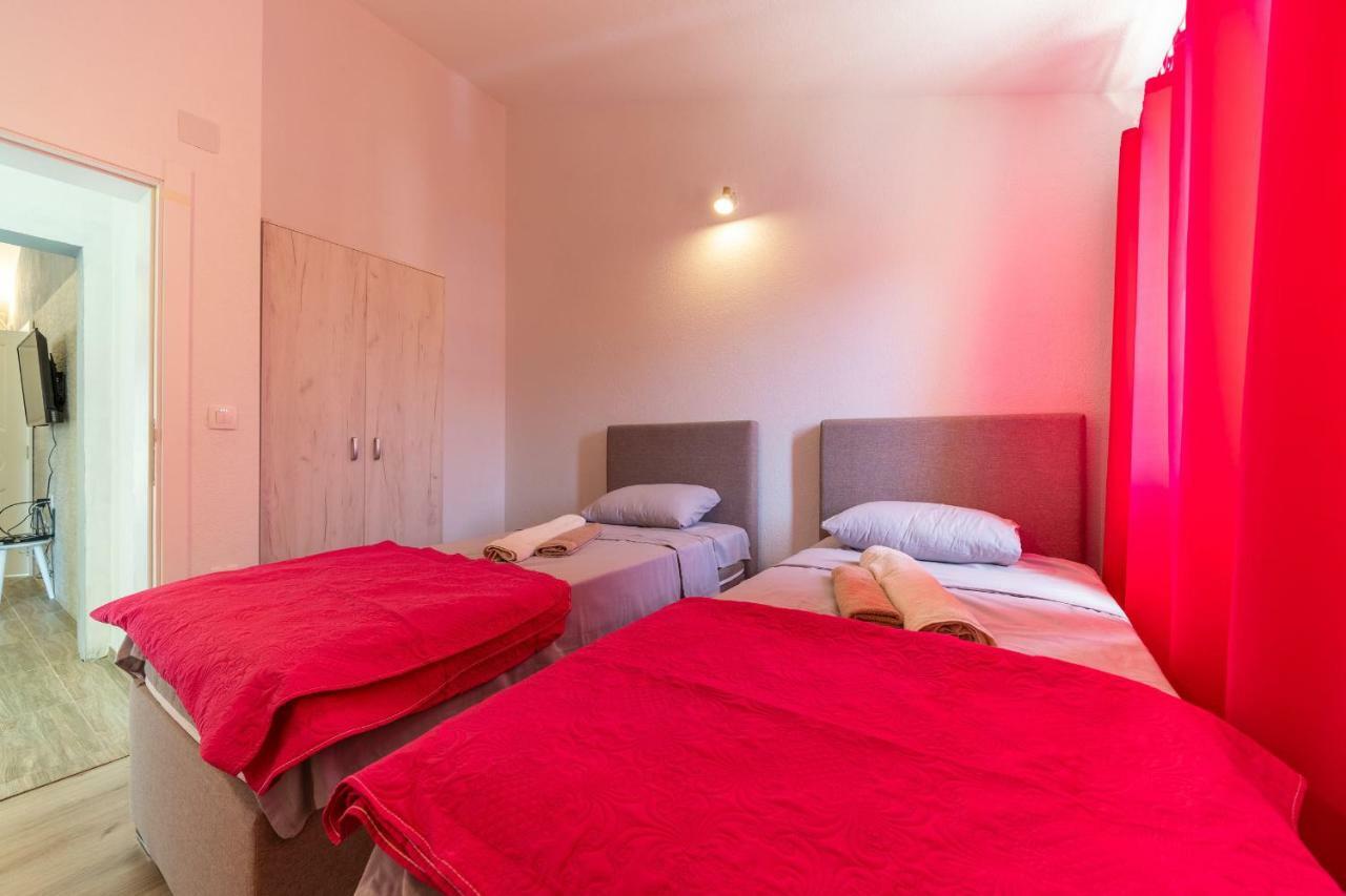 Apartments Kingfisher Virpazar Bagian luar foto