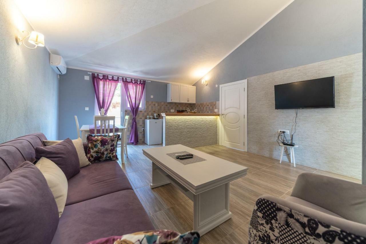 Apartments Kingfisher Virpazar Bagian luar foto